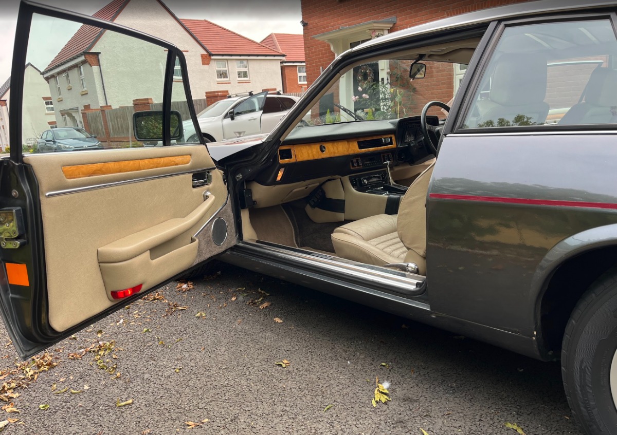 1990 Jaguar XJS Image 8